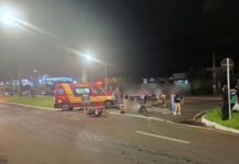 Moto e carro batem de frente e mobilizam resgate em Jaú