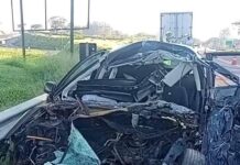 Homem mata companheira, foge para a estrada e se joga com o carro contra caminhão