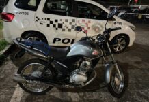 Fuga termina com cerco e moto adulterada. adolescentes são apreendidos em Jaú