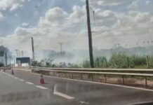 Fumaça toma acesso a Jaú e exige atenção redobrada de motoristas