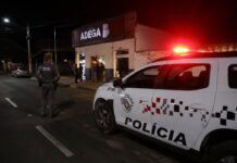 Jovem de 20 anos é morto a facadas após confusão perto de adega