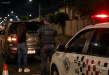 Mulher com CNH vencida tenta fugir da Polícia Militar e avança contra policial durante abordagem
