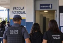 Adolescente é apreendida após atacar colega com faca dentro de escola