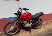 Adolescente é abordado com moto sem placa e chassi suprimido
